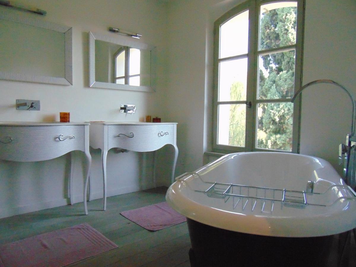 L'Elegante Bastide En Pierre Avec Vue Sur Le Vieux Village De Mougins Exterior photo